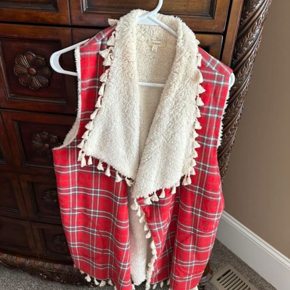 Cozy vest like new without tags